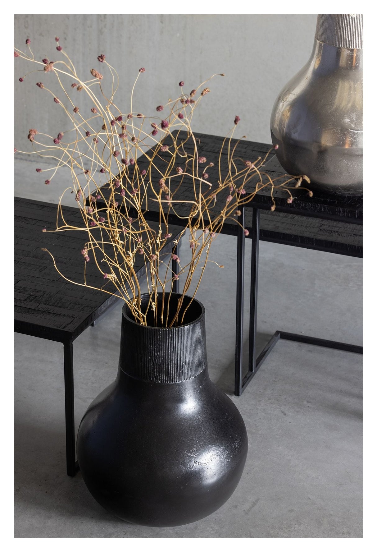 Metal Floor Vase Ø36, Black