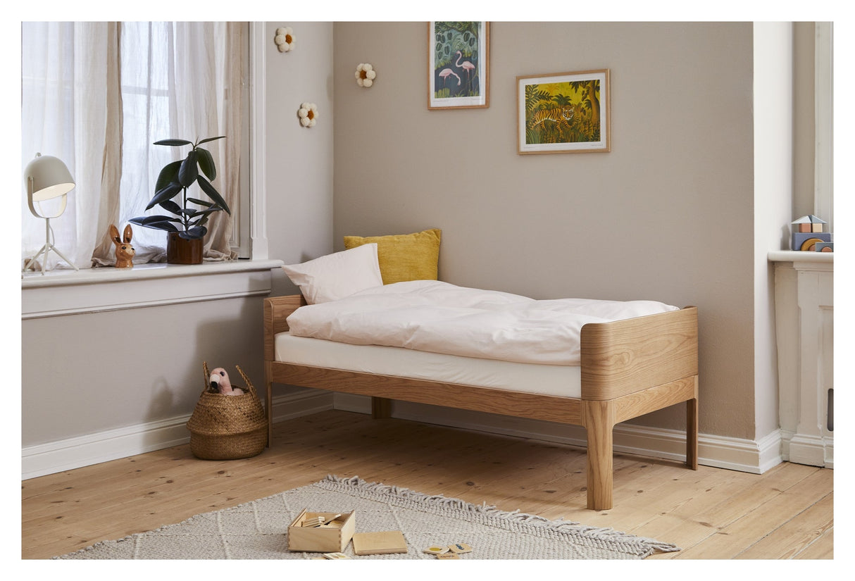 Nova Junior Bed, oak