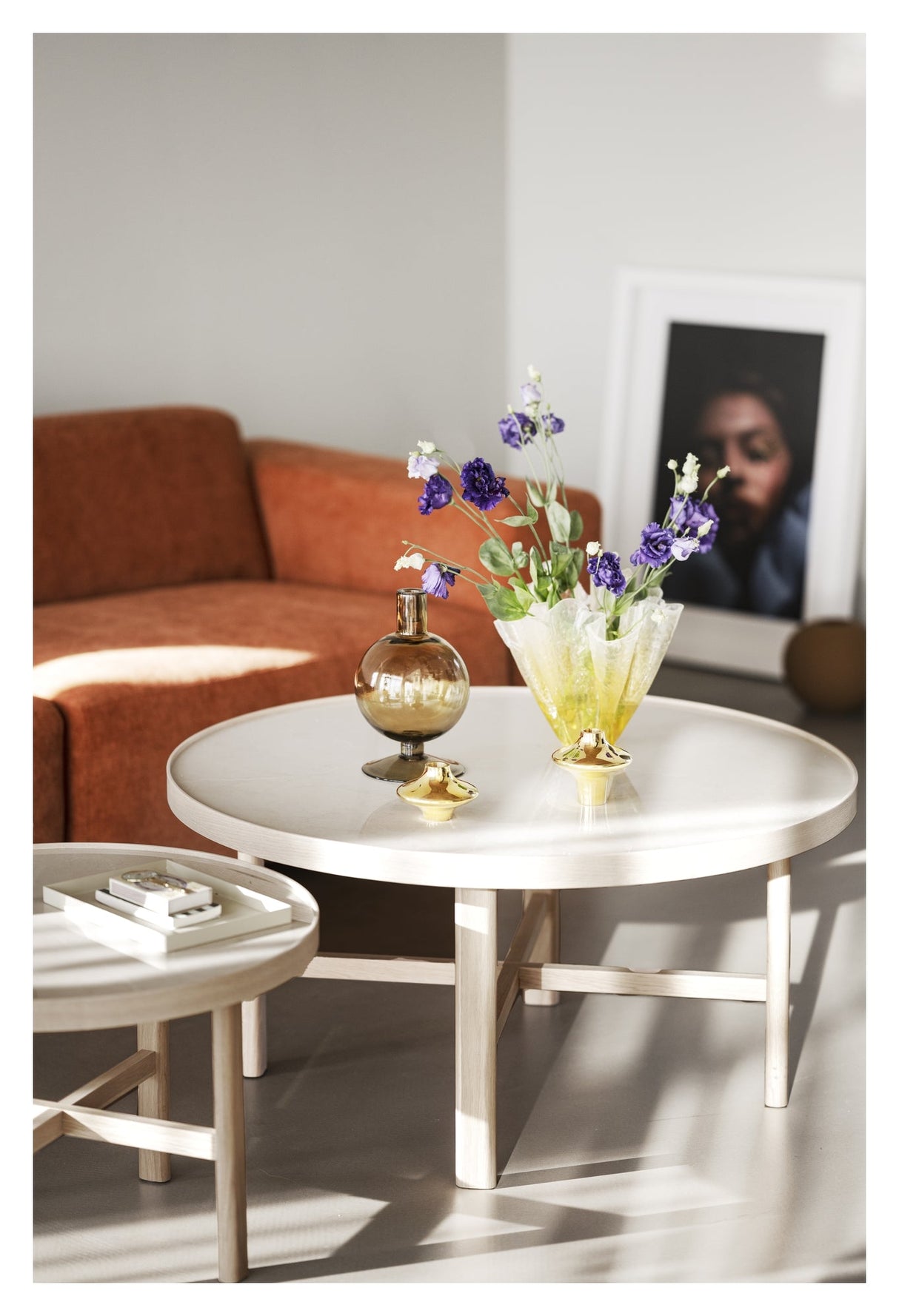 Marsden, coffee table Ø90, beige ceramic/light oak