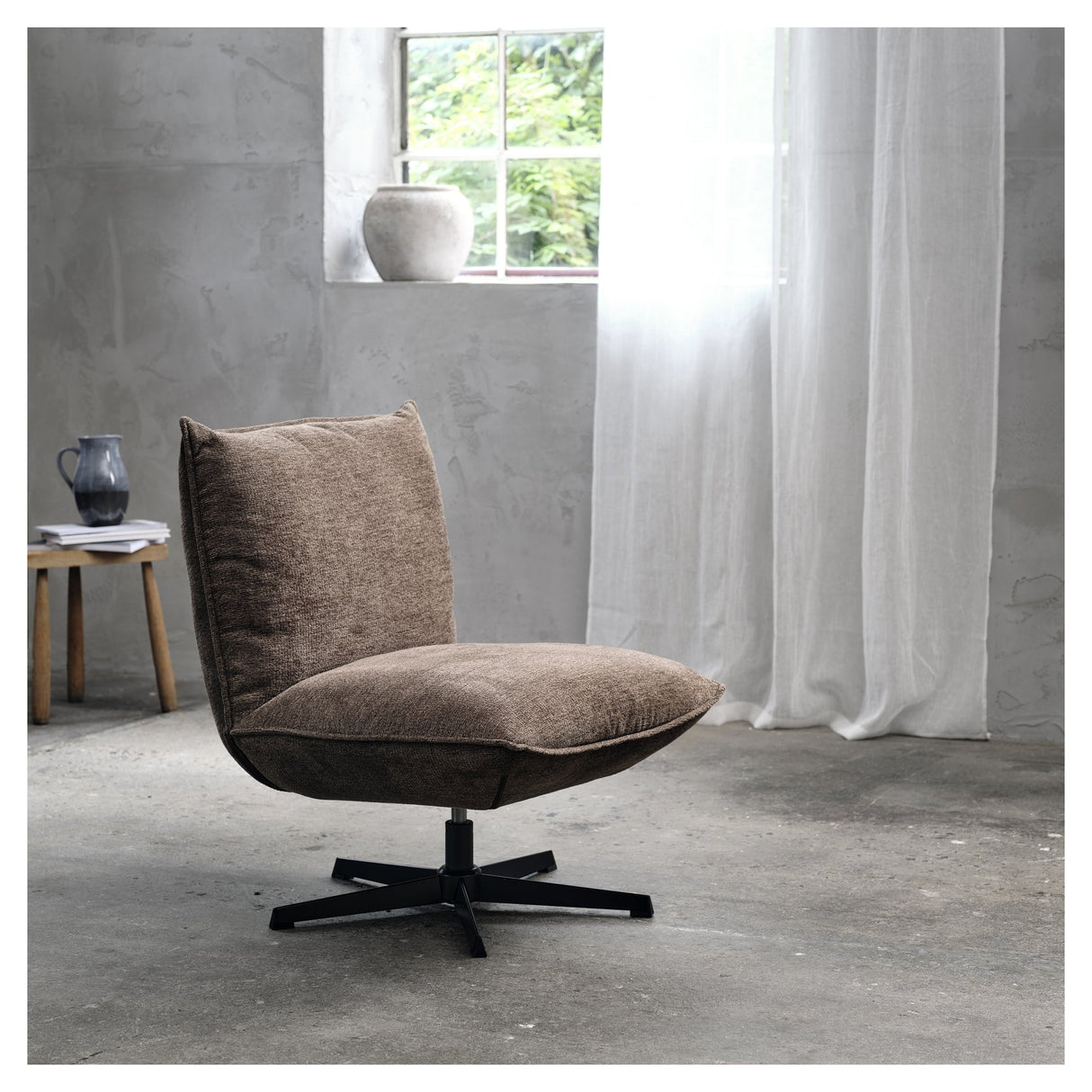 Fraser, lounge chair - brown