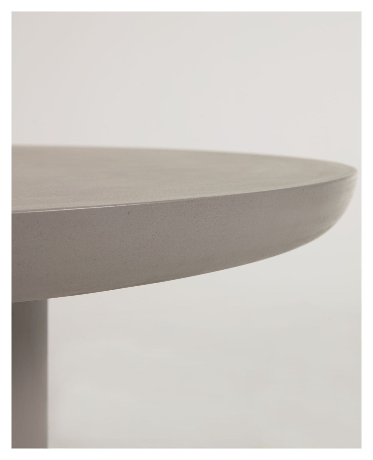 Taimi Garden Table, Ø110, Concrete