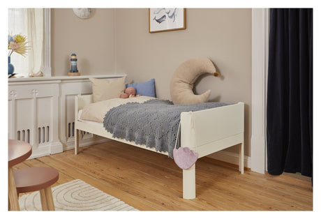 Nov, Junior bed, white