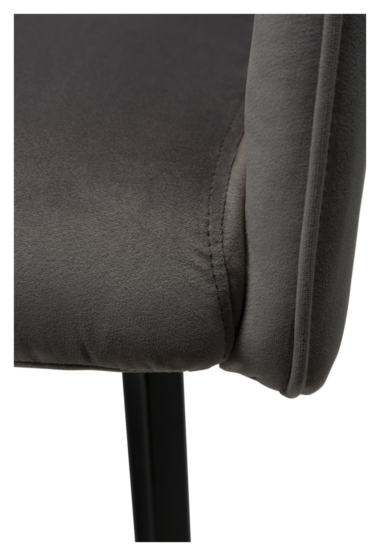 Embrace Lounge Chair, alu velour. black leg