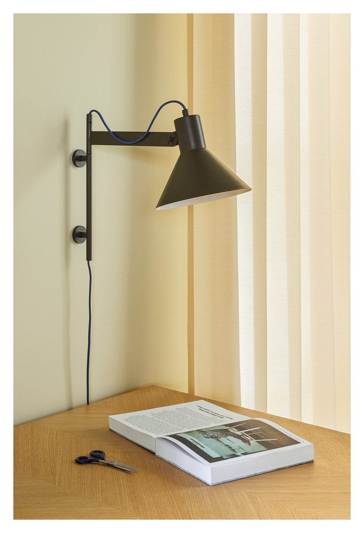 Studio Wall lamp, brown