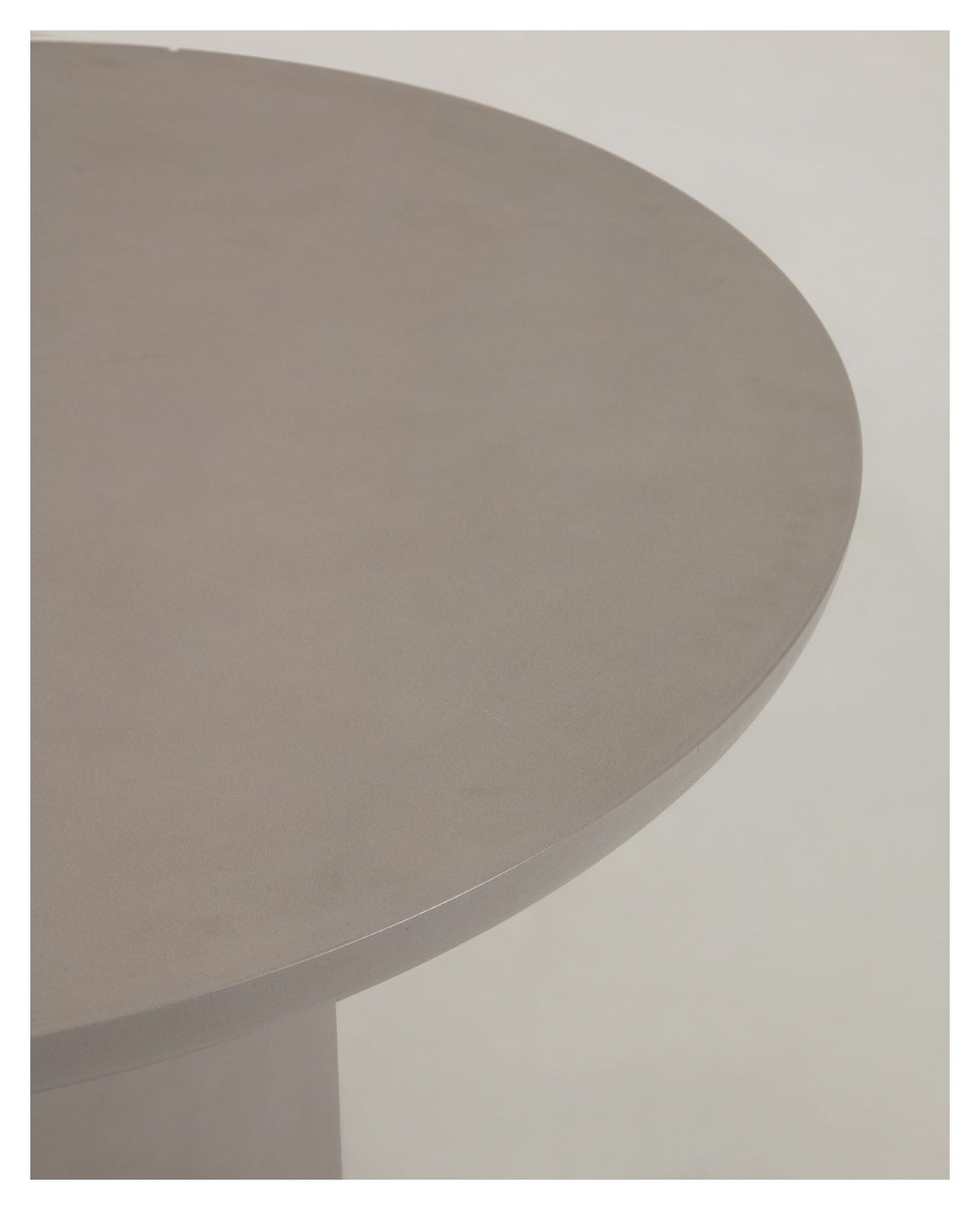 Taimi Garden Table, Ø110, Concrete