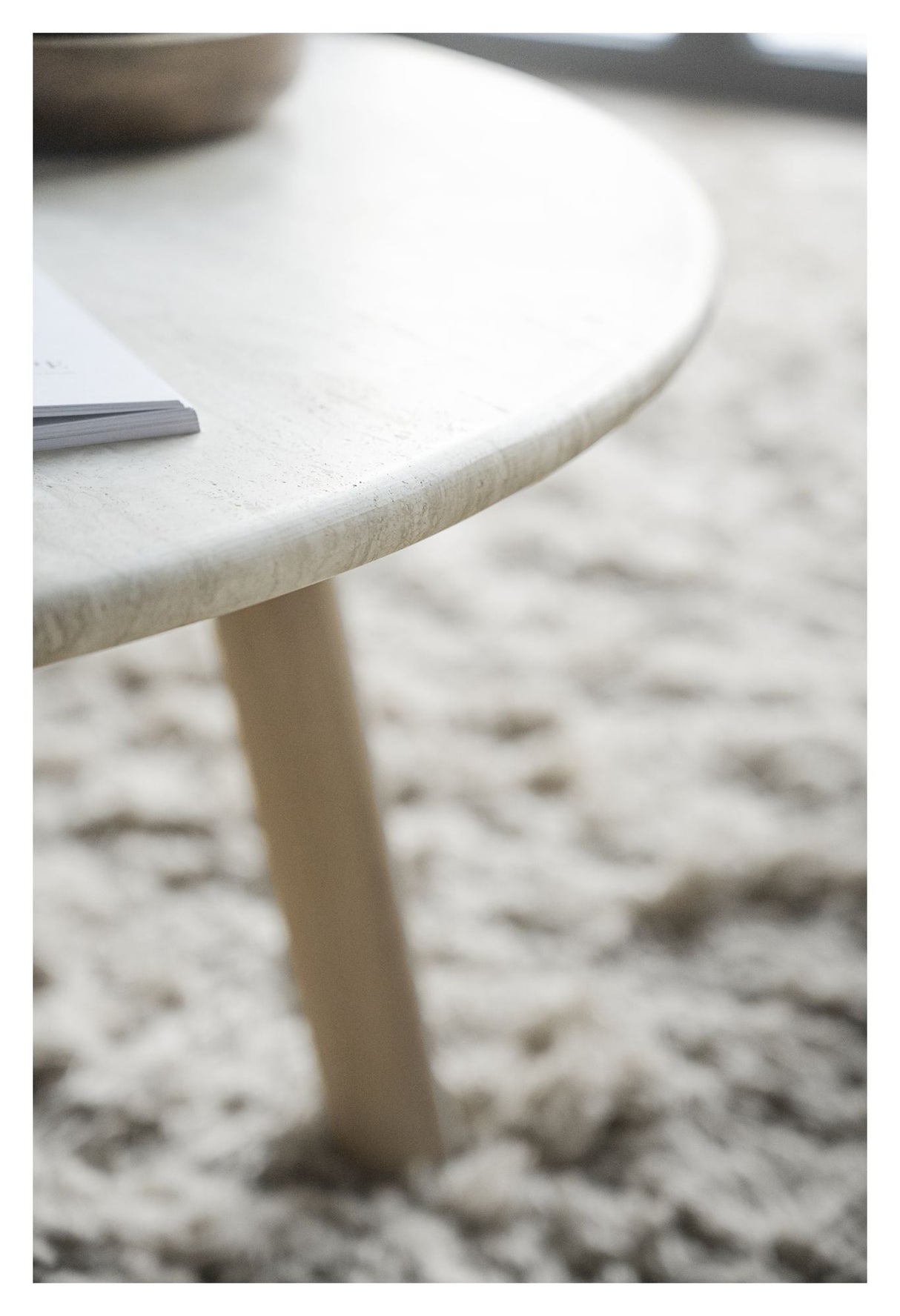 Taransay Coffee table, Beige travertine, White pigm., Ø60