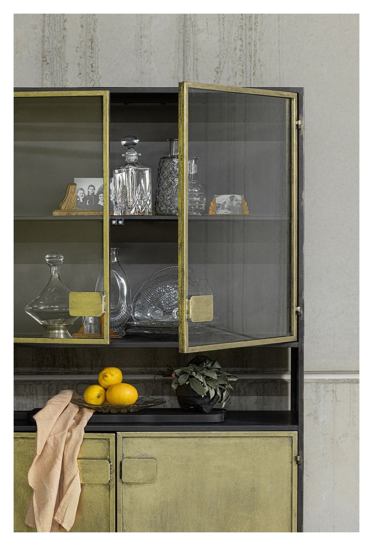 Display cabinet 190x110 - Antique brass/black