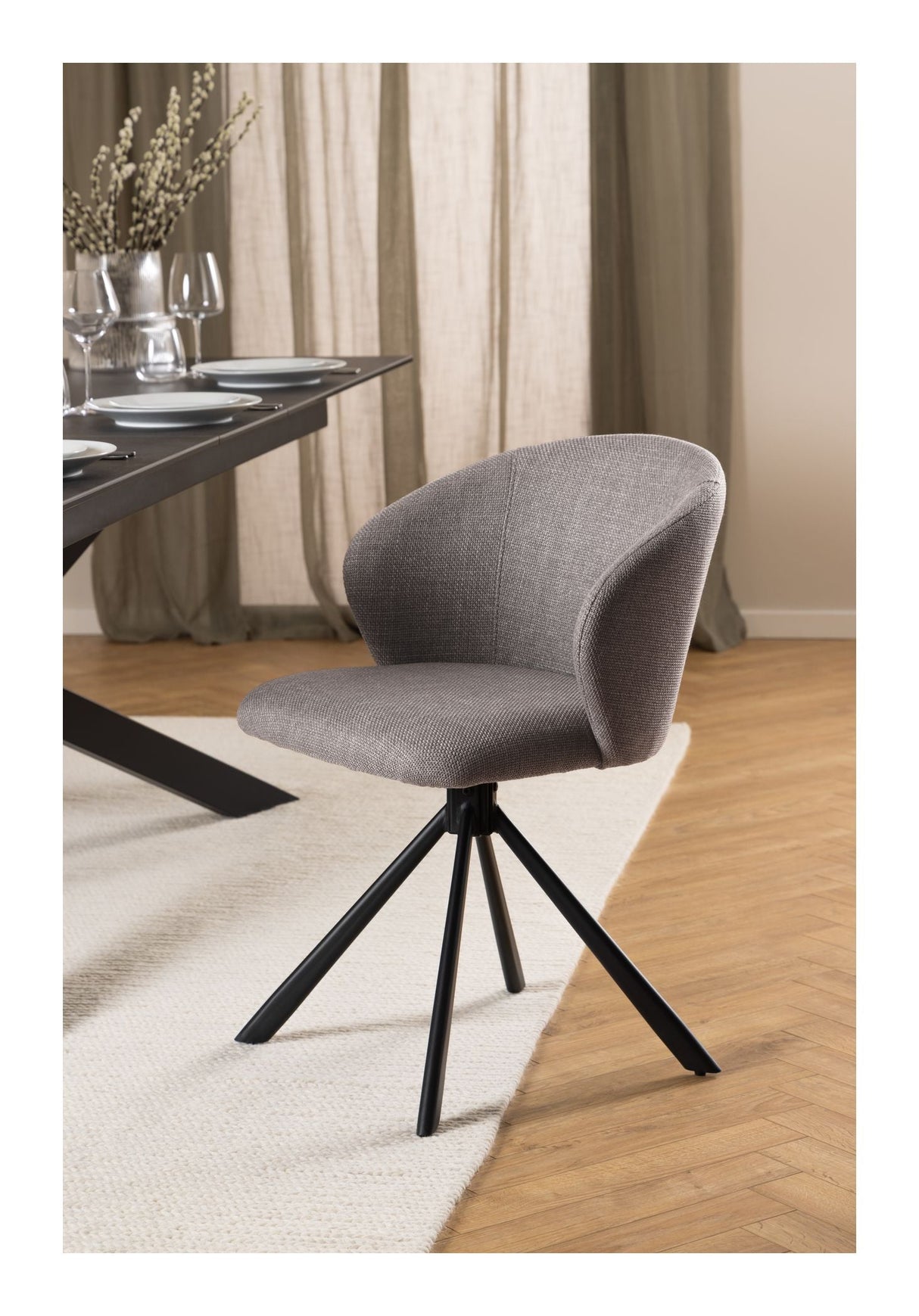 Pippa Dining chair with turn, Gray-brown fabric