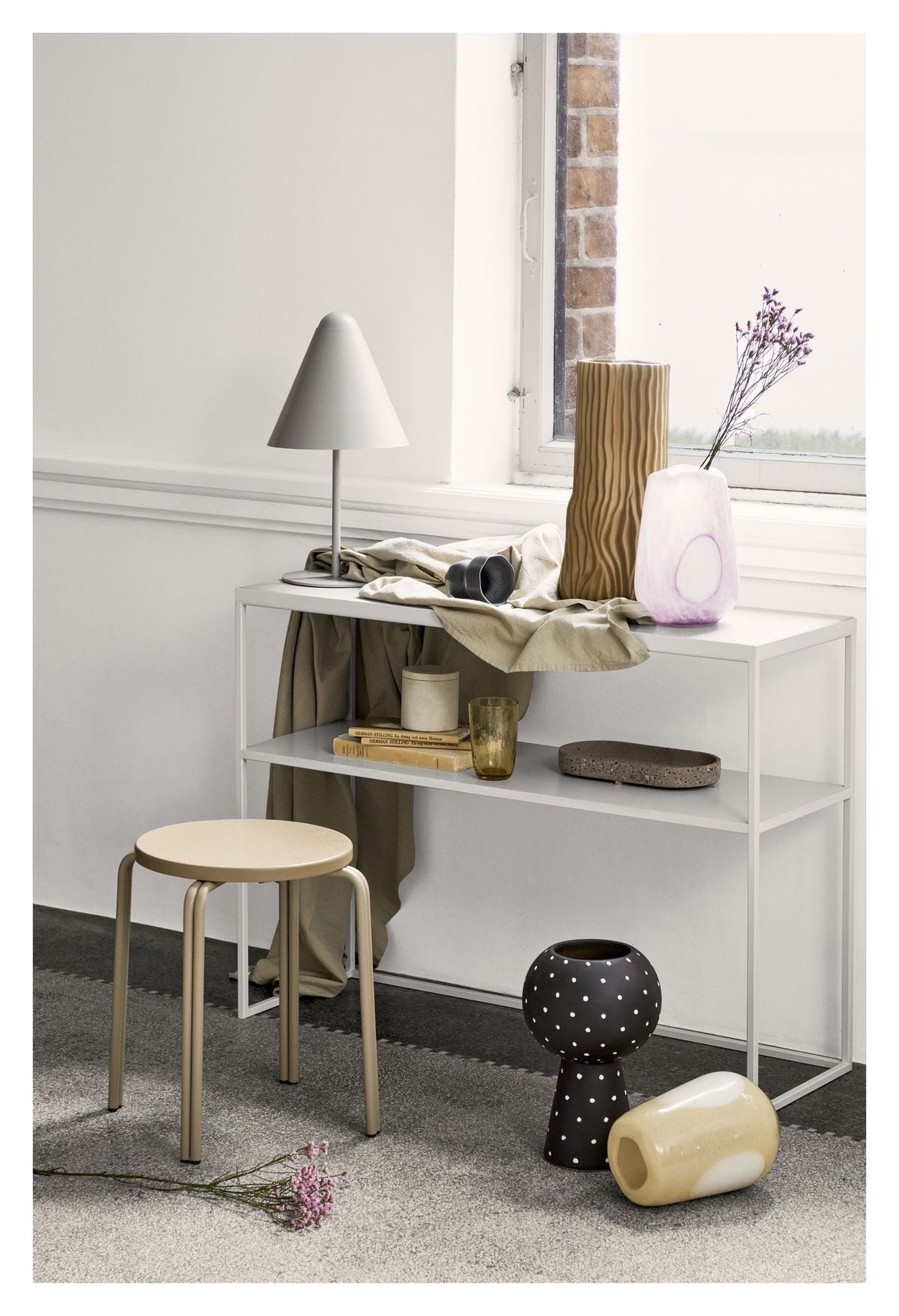 Oda Stool - Gray beige/Ash veneer