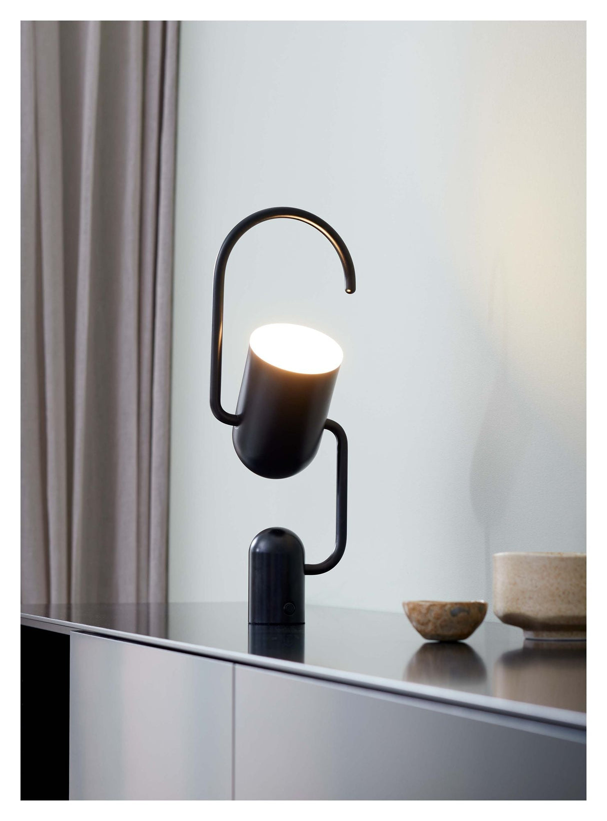 Light Grab Table Lamp, Matte White