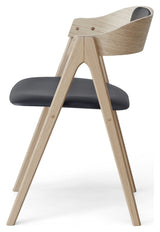 Mette dining chair, oak/white oil Sydney black leather m/p.ryg