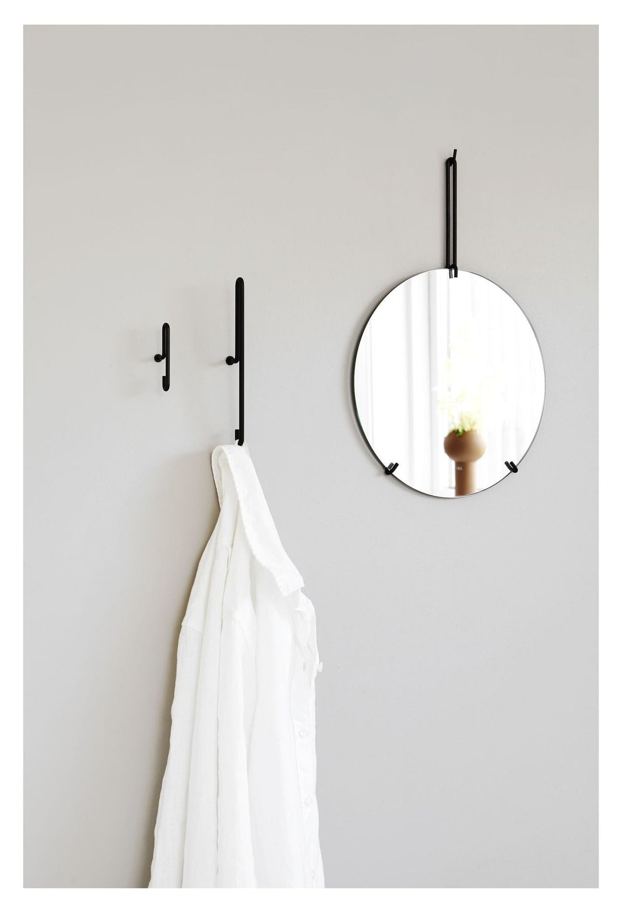 Wall mirror, Ø30, Black