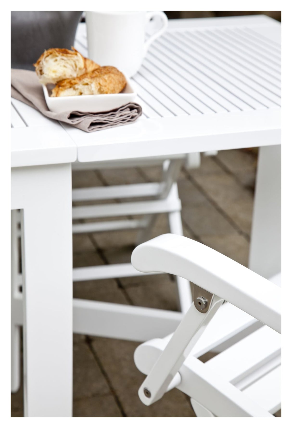 Butterfly Folding table, White painted mahogany