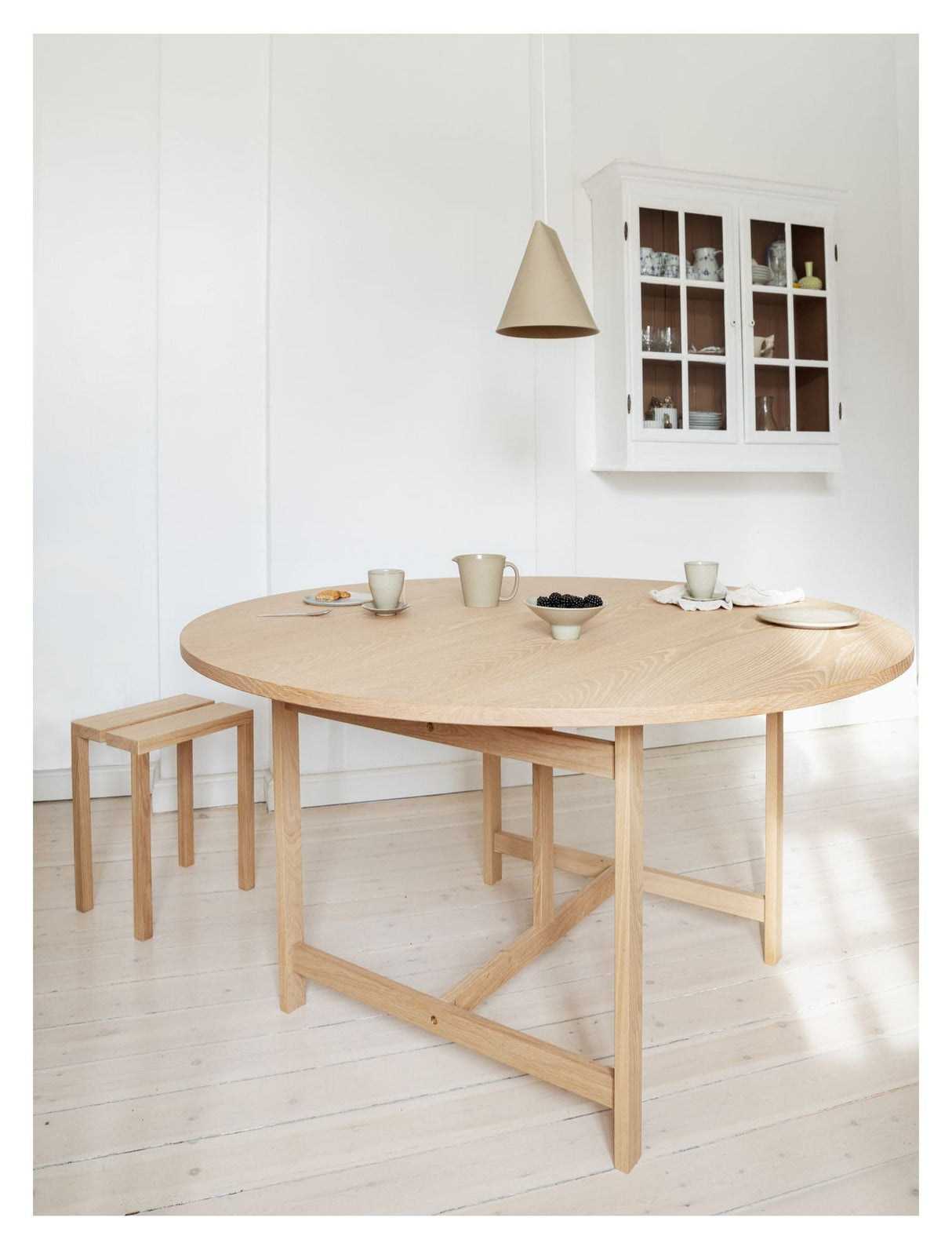 H-frame Dining table, Ø140, Oak