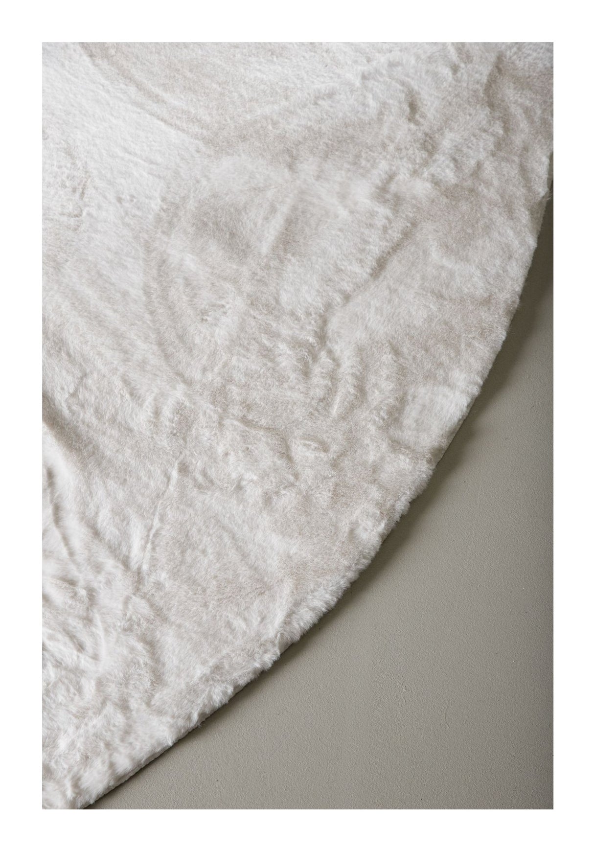 Nina Carpet, Polyester, White, Ø200