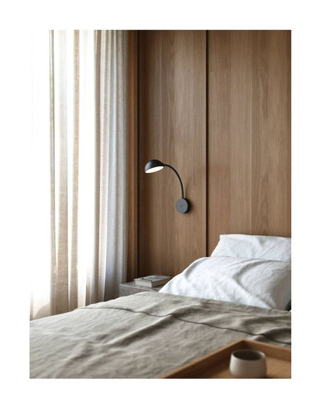 Nomi Wall Lamp, Black