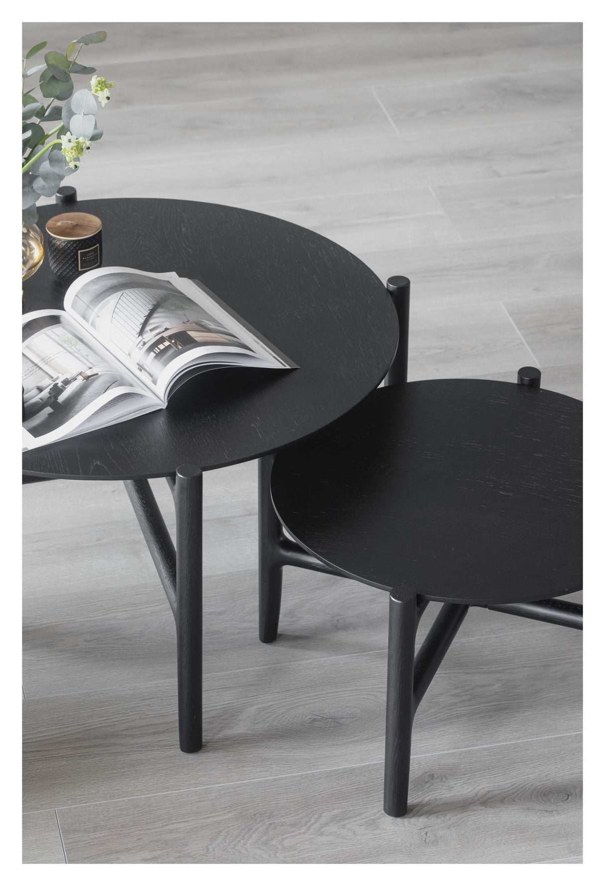 Holton Coffee table, Ø55, Black lacquered Oak