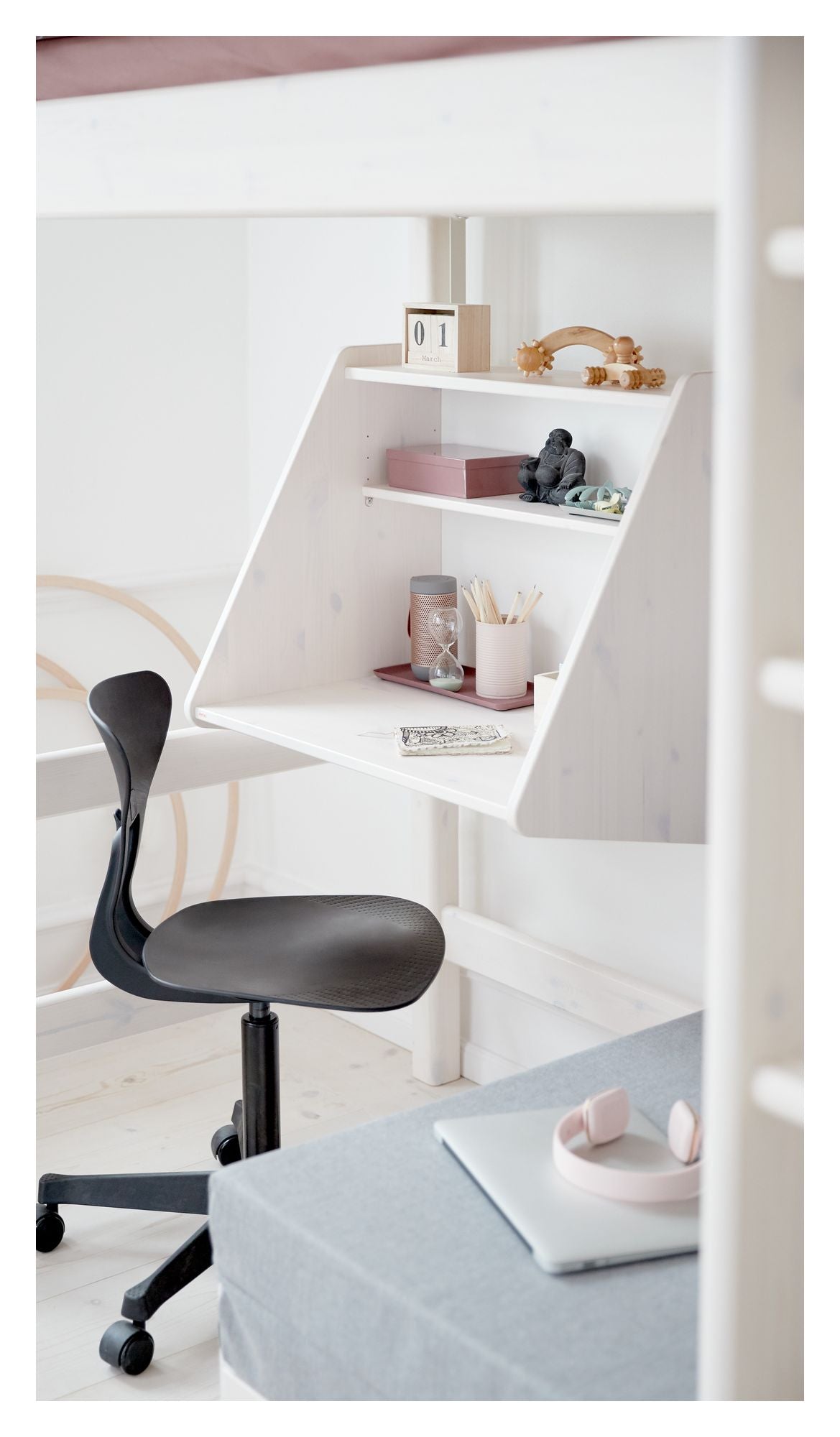 Classic Clip-on Desk, White Pigmented