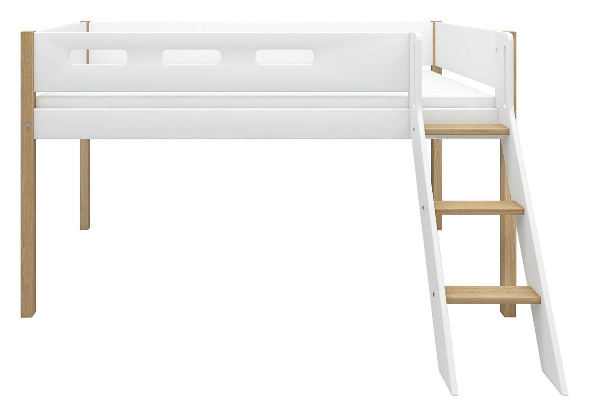 FLEXA Nor Half-high bed white 90x200 m. oak leg, inclined ladder