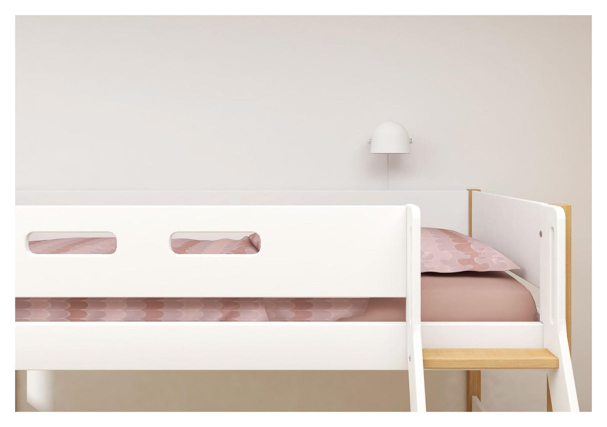 FLEXA Nor Semi-high bed 90x200 m. oak legs, inclined ladder