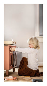 Play Kitchen, Rosa