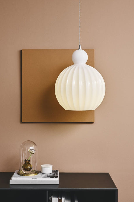 Halo Design BALL Pendant luminaire Ø25, Opal