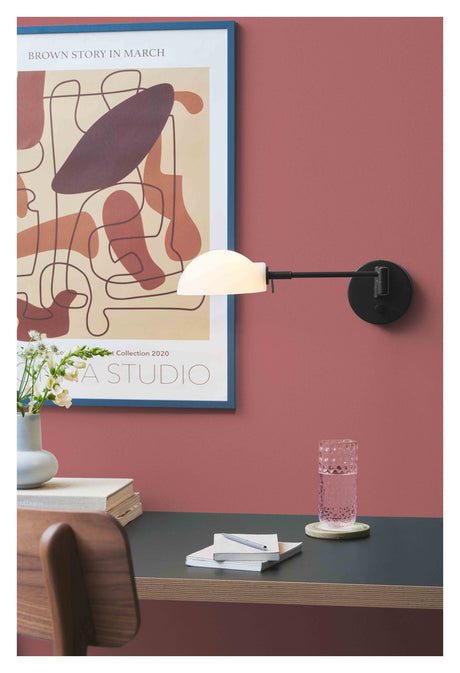 Halo Design Copenhagen Wall lamp with arm, Black