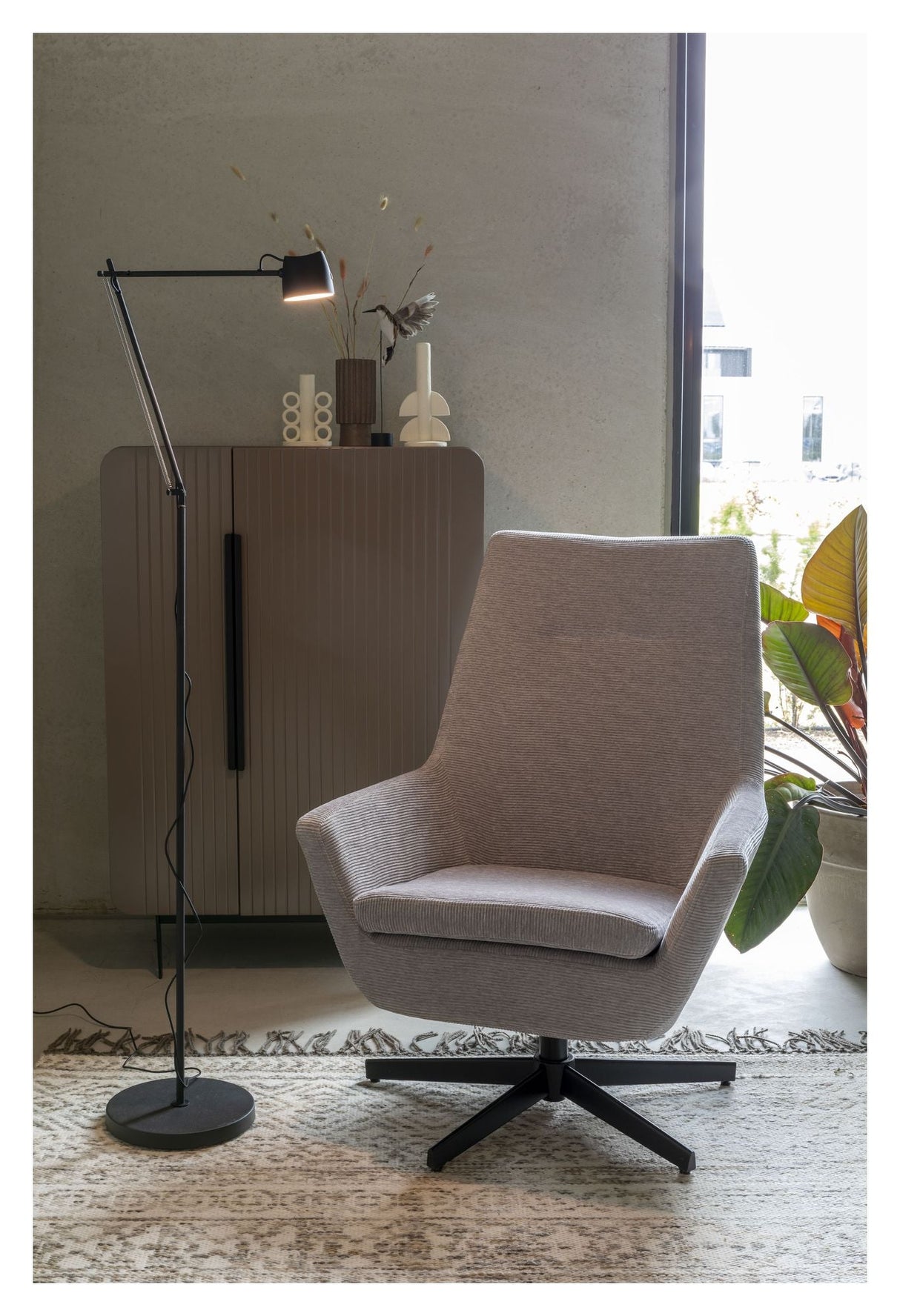 homii Logan Floor Lamp, Black