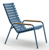 ReCLIPS Lounge chair with aluminum slats, bamboo arm, Blue