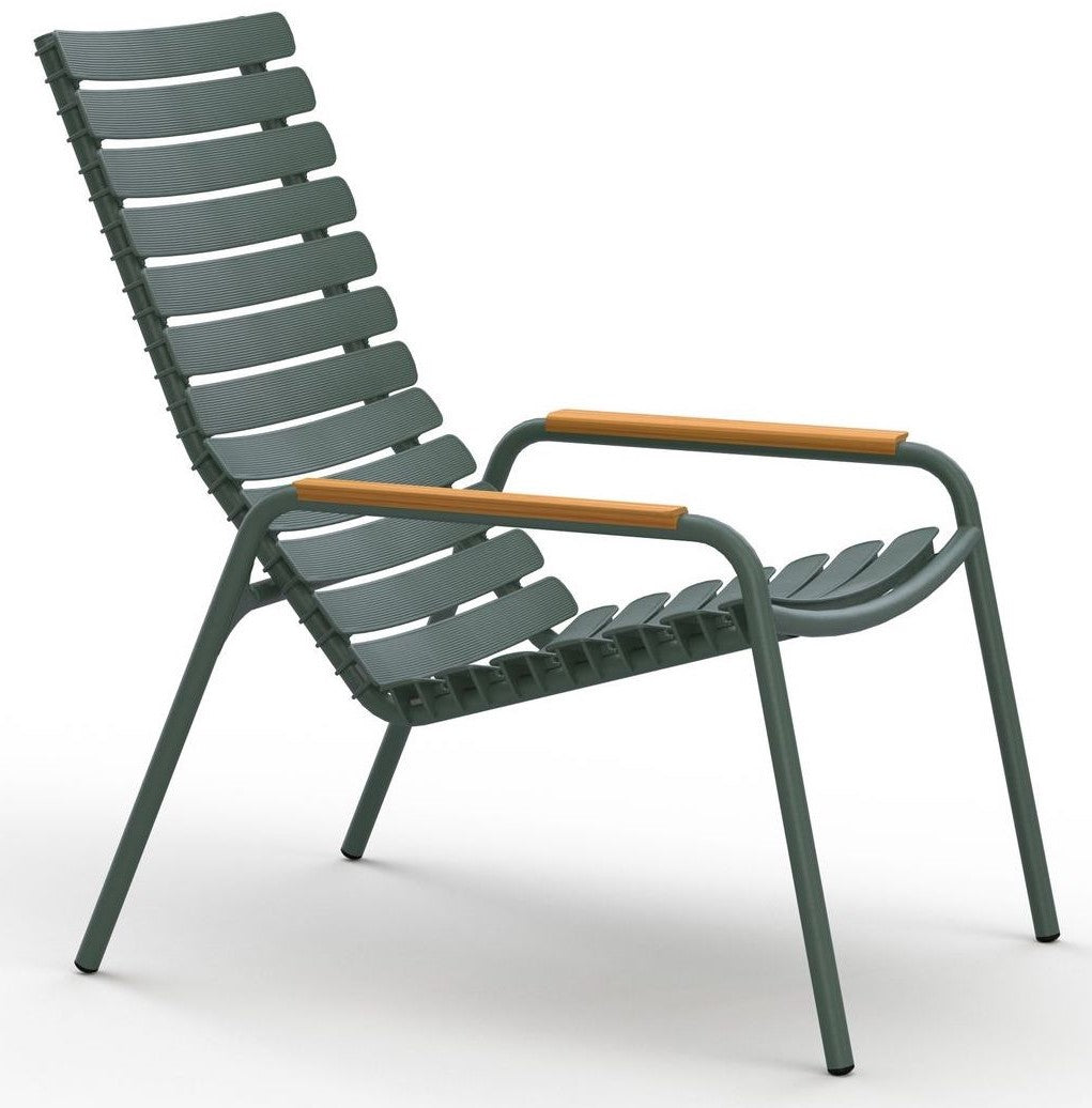 ReCLIPS Lounge chair with aluminum slats, bamboo arm, Green