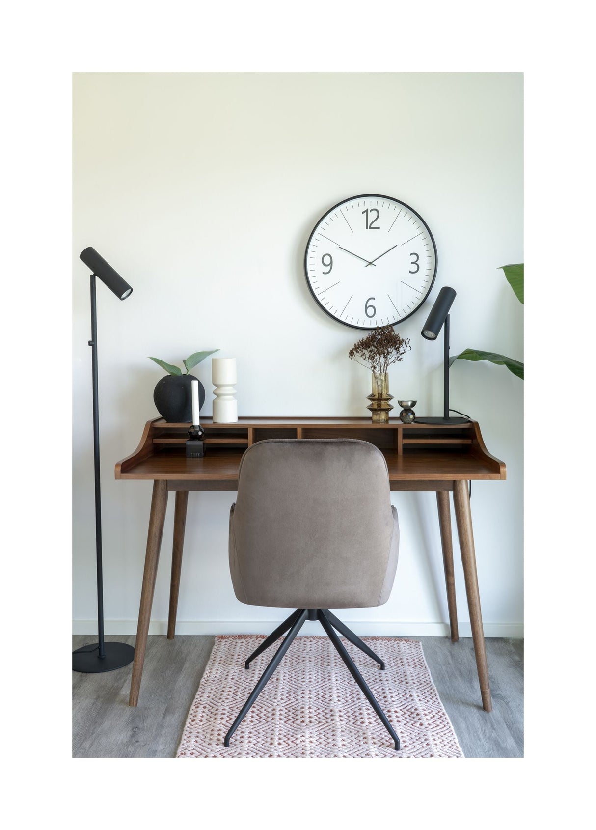 Hellerup Desk in walnut veneer