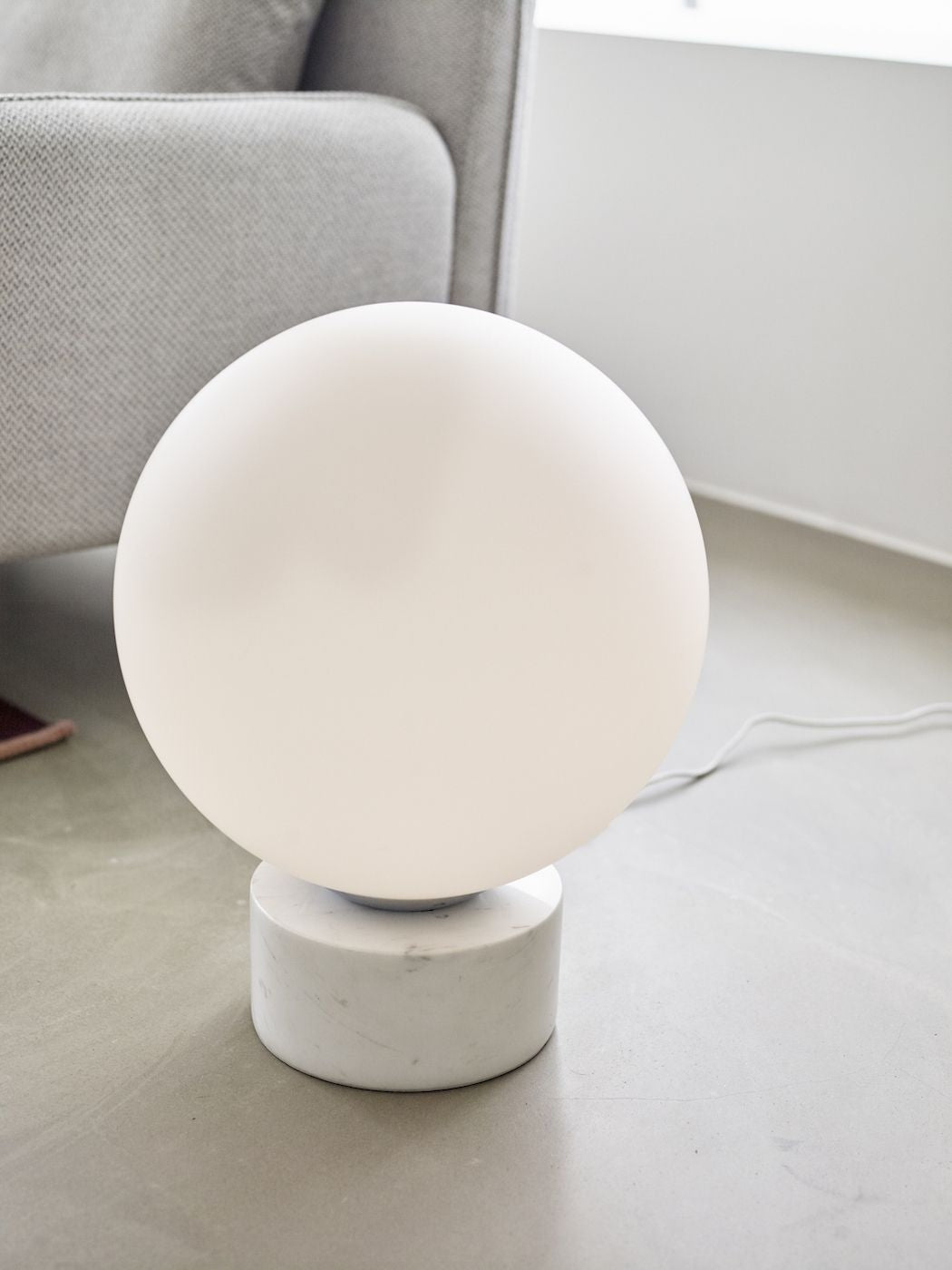 Hübsch Sphere Floor lamp with marble, White