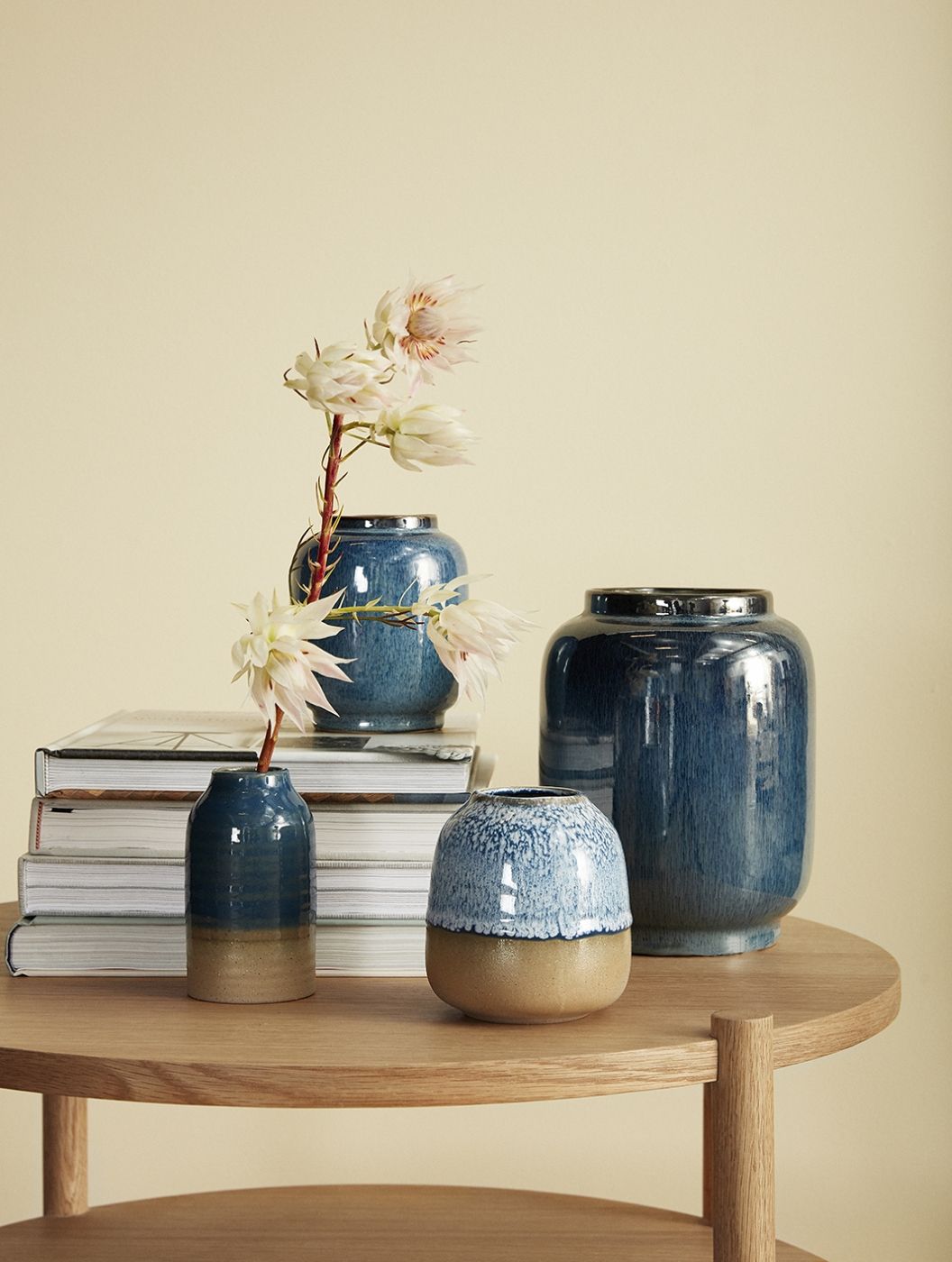 Hübsch Acorn Coffee table with shelf Oak, Ø60