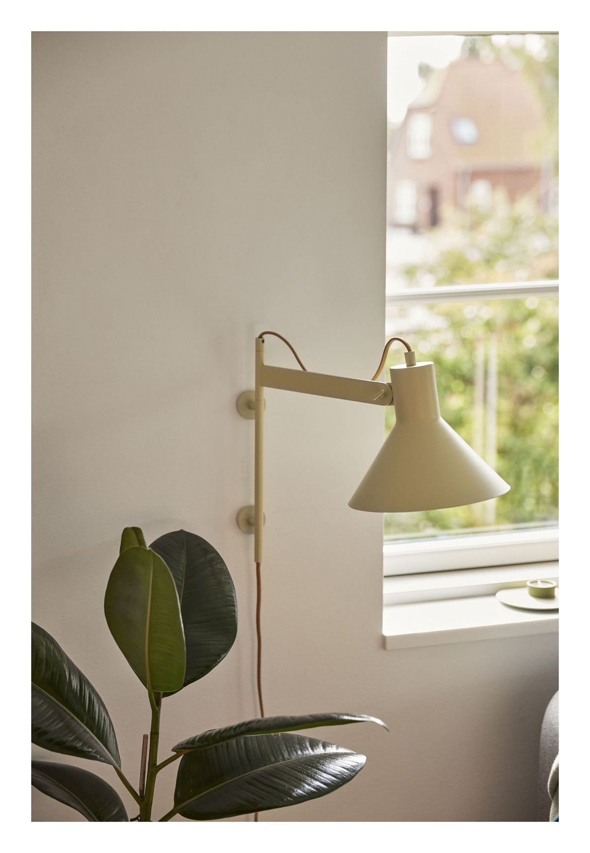 Studio Wall Lamp, Green