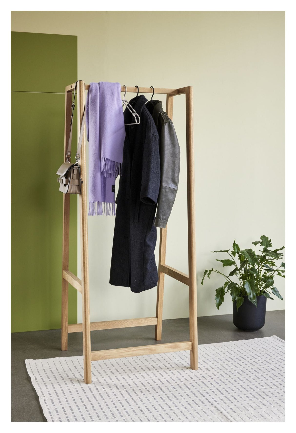 Hübsch Acorn Clothes rack, oak