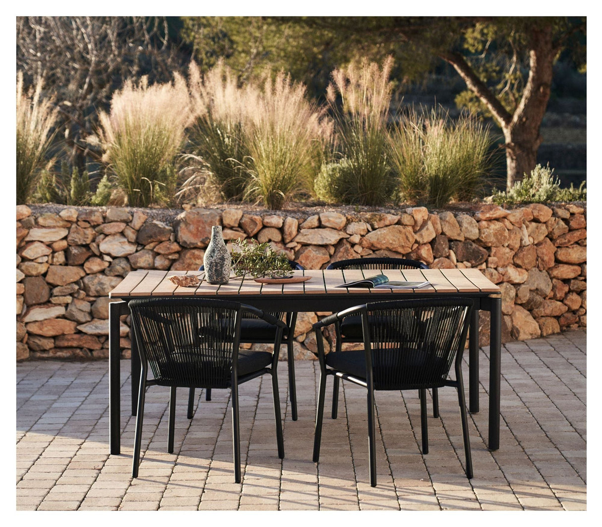 Canyelles Garden table with extension, Black alu, 180(240)x100