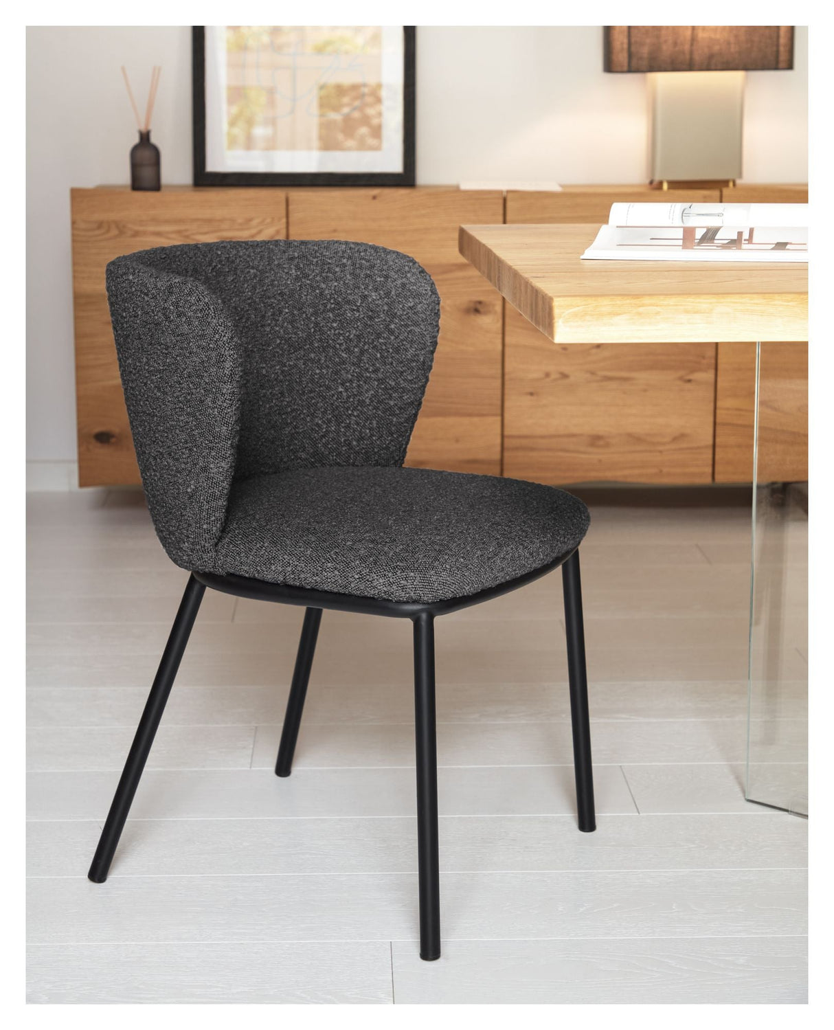 Kave Home Ciselia Dining chair with black shearling