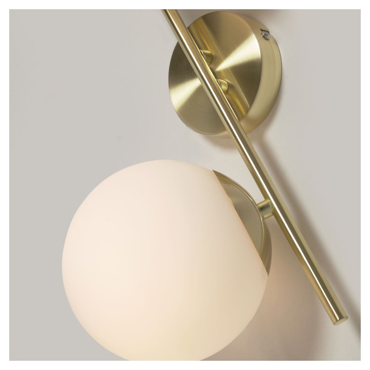 Mahala Wall Lamp Frosted Glass/Brass Finish