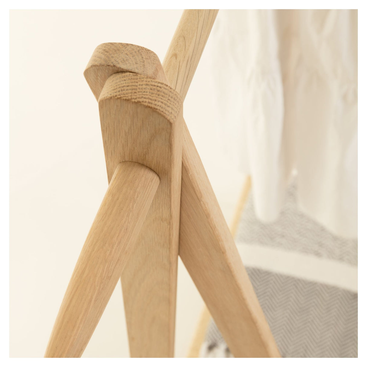 Natane Clothing rack, White pigmented birch