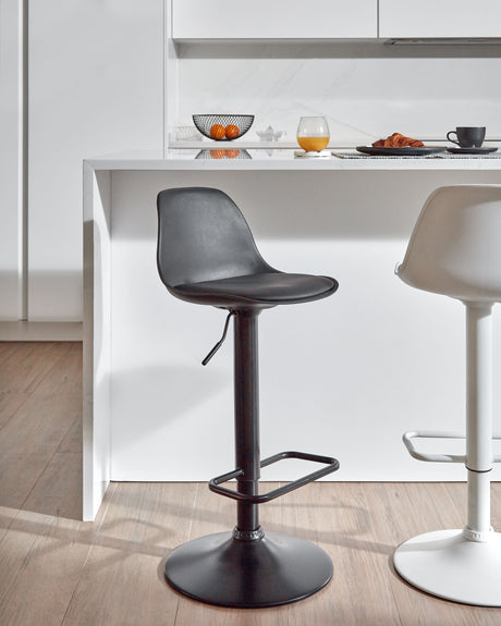 Orlando-T Bar stool, Black synthetic leather and matte black steel