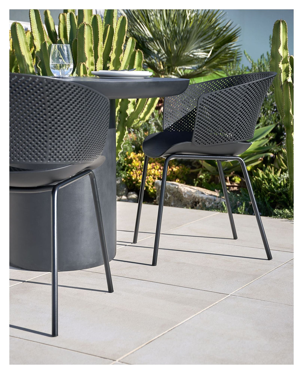 Yeray Garden Chair in recycled plastic, Black