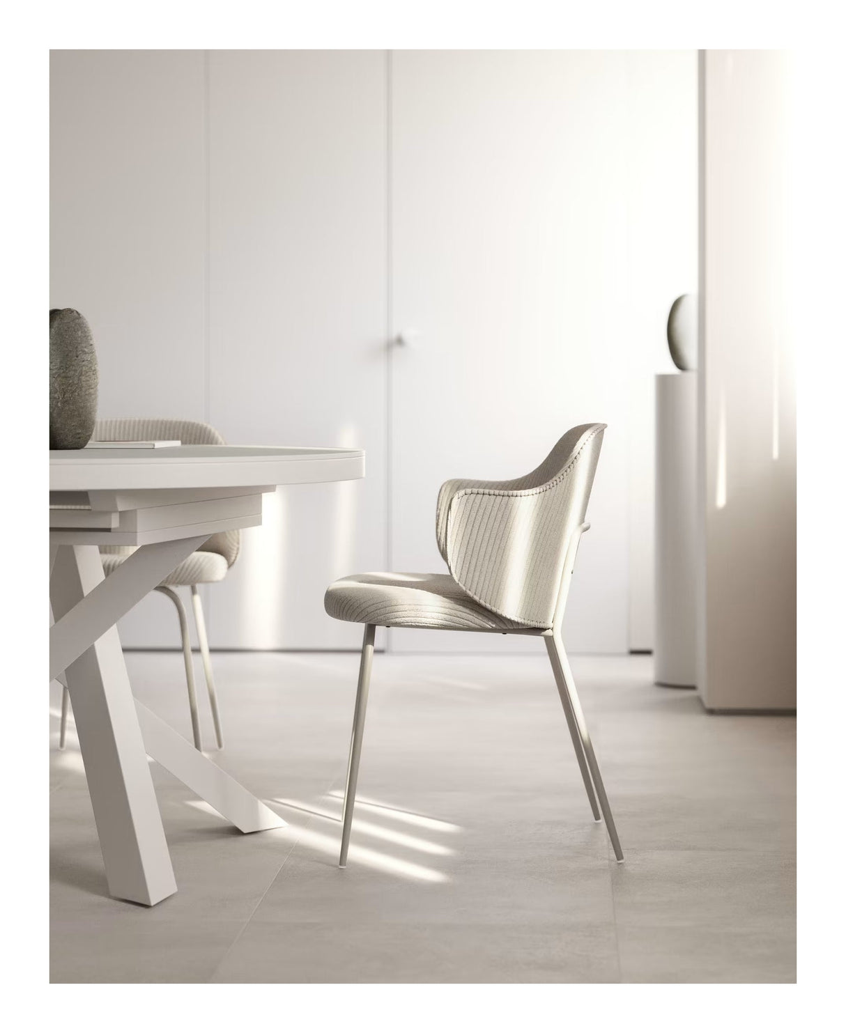 Yunia Dining chair with armrests, Beige velvet