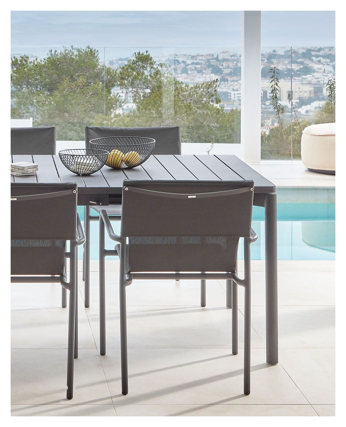 Zaltana Garden table with extension, 140/200x90, Mat Black aluminum