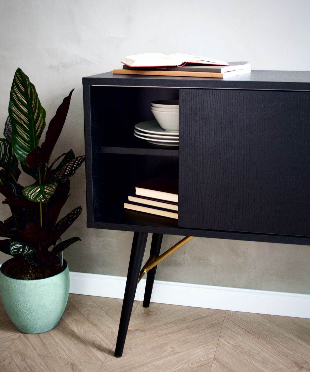 Njordec Dawn Sideboard with sliding doors, Oak veneer