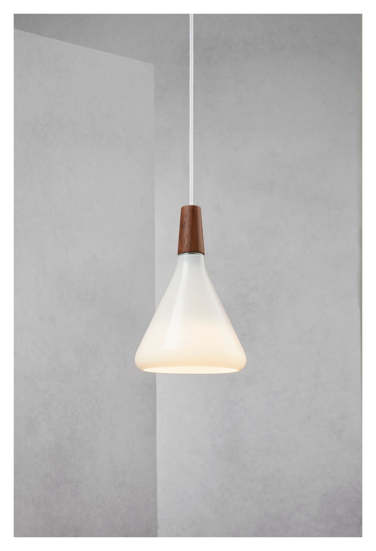 dftp Nori 18 Pendant luminaire, white glass