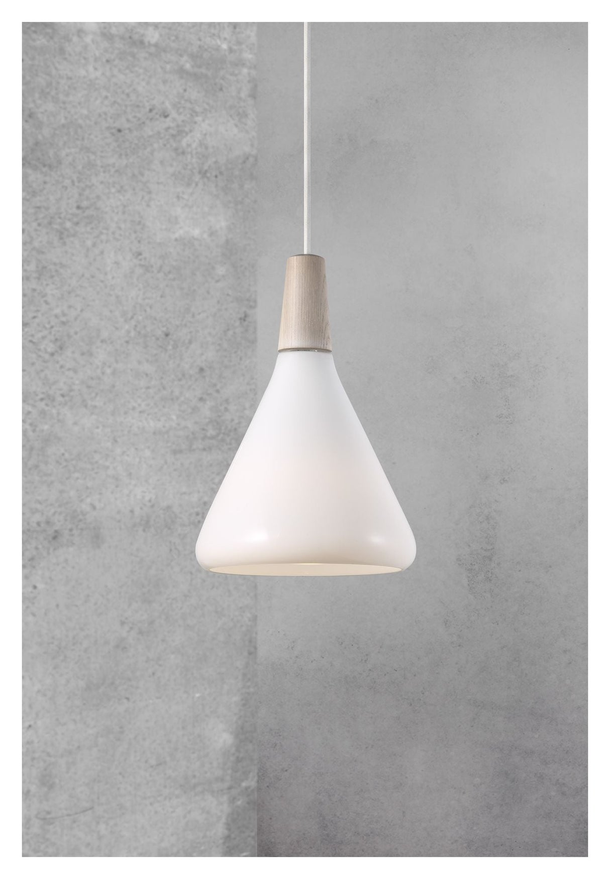 dftp Nori 18 Pendant luminaire, white glass