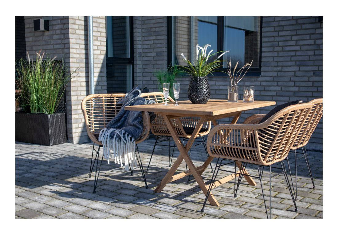 Oviedo Garden table in teak 120x80