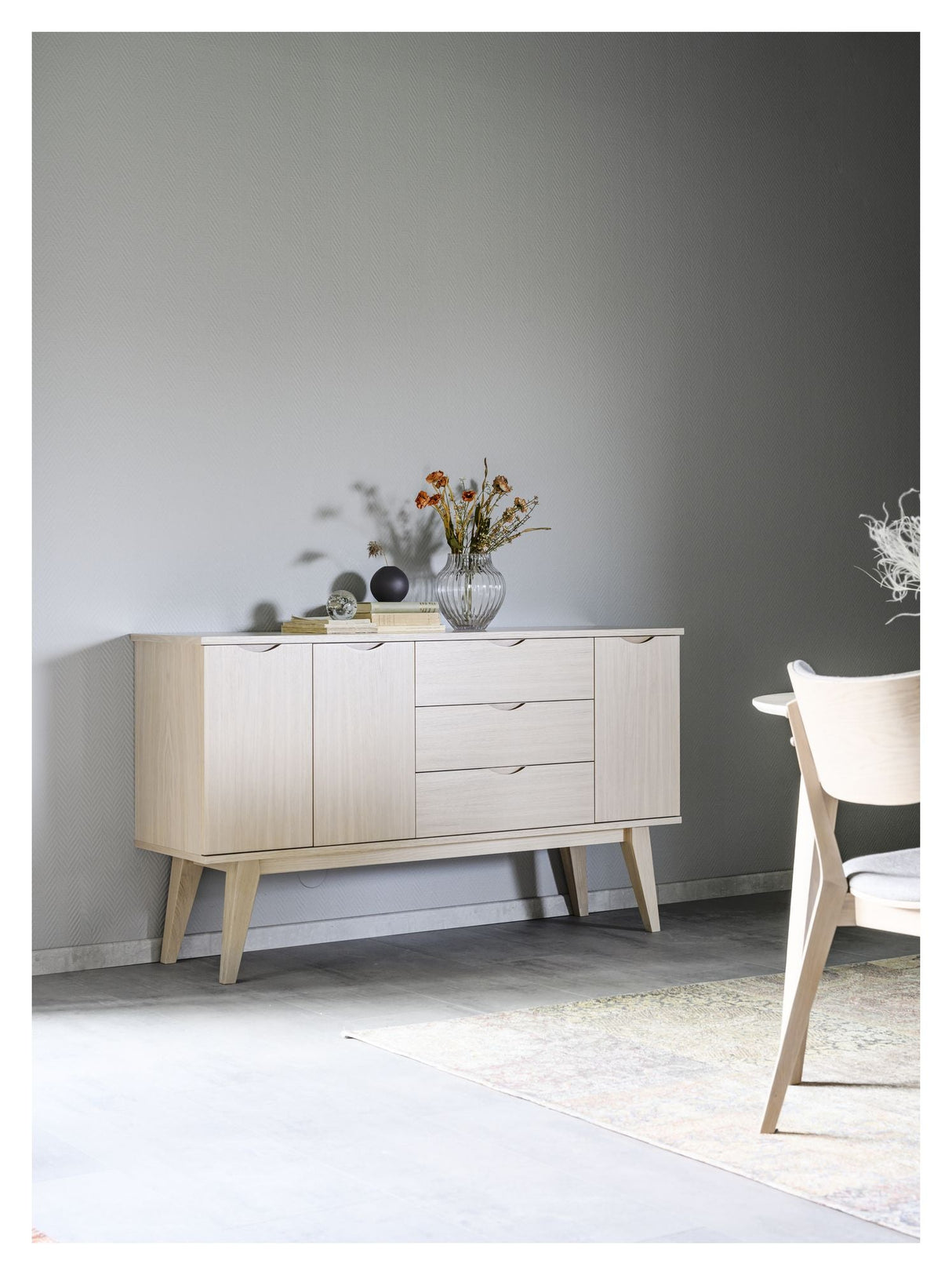 Filippa Sideboard, White pigment oak veneer