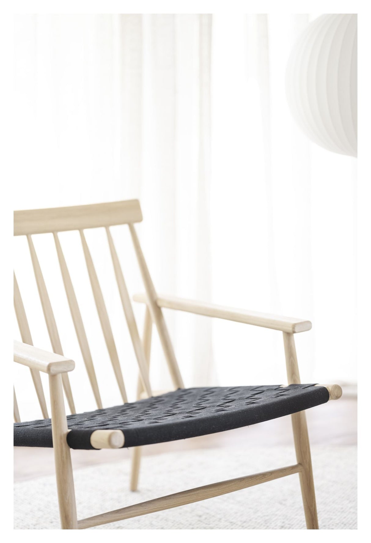 Canwood Lounge Chair - White Pigmented/Black Woven