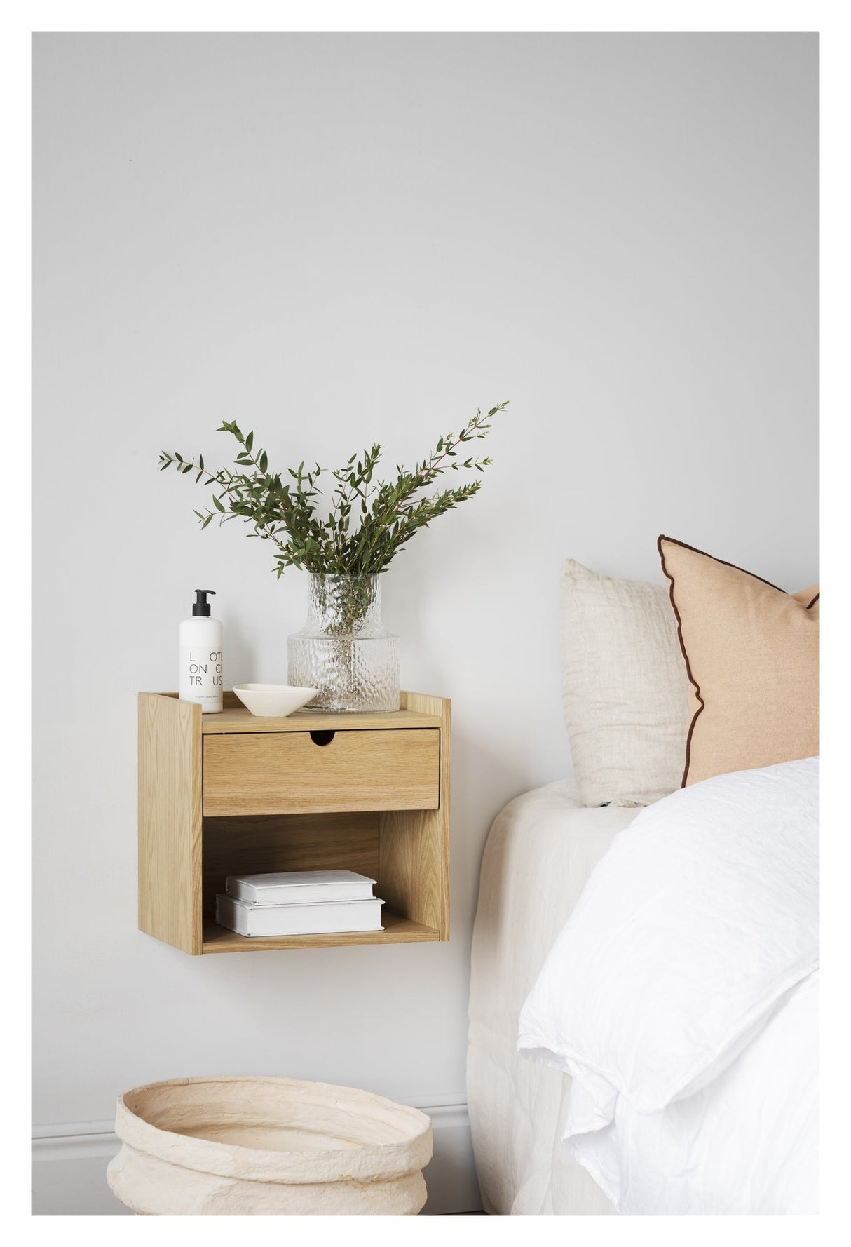 Hillmond, bedside table - oak